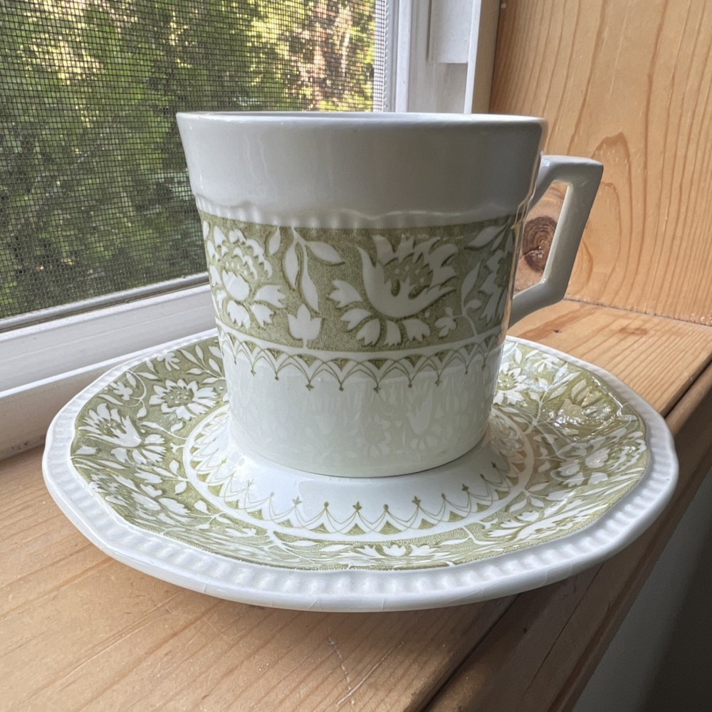 Kensington Dundee Ironstone Cup & Saucer 2-Piece Set, White/Green, England